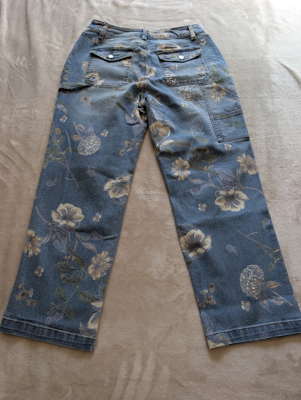 Flamingals Light Floral Crop Jeans NWT Medium - Picture 5 of 8